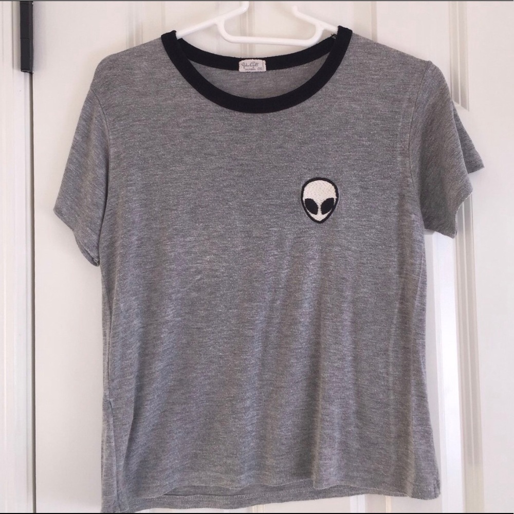 Grey tee